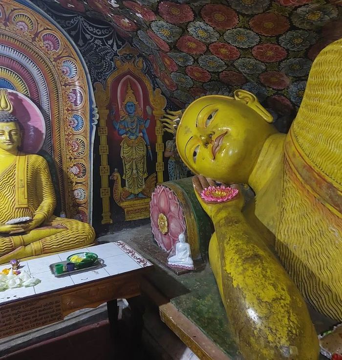 Aluvihare Rock Temple