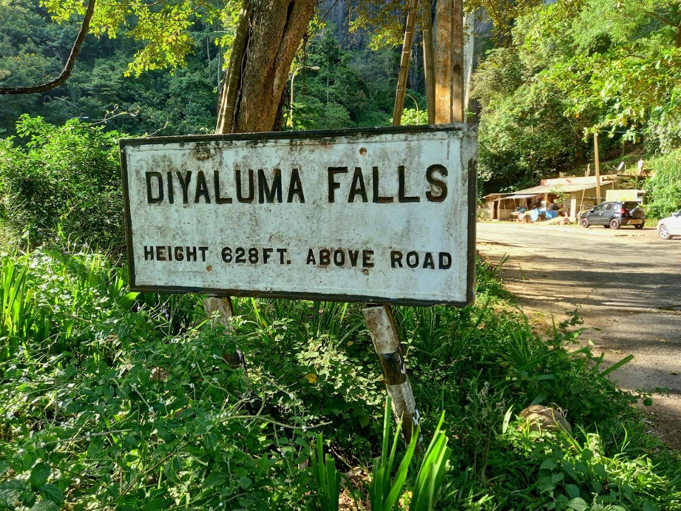 Diyaluma Falls