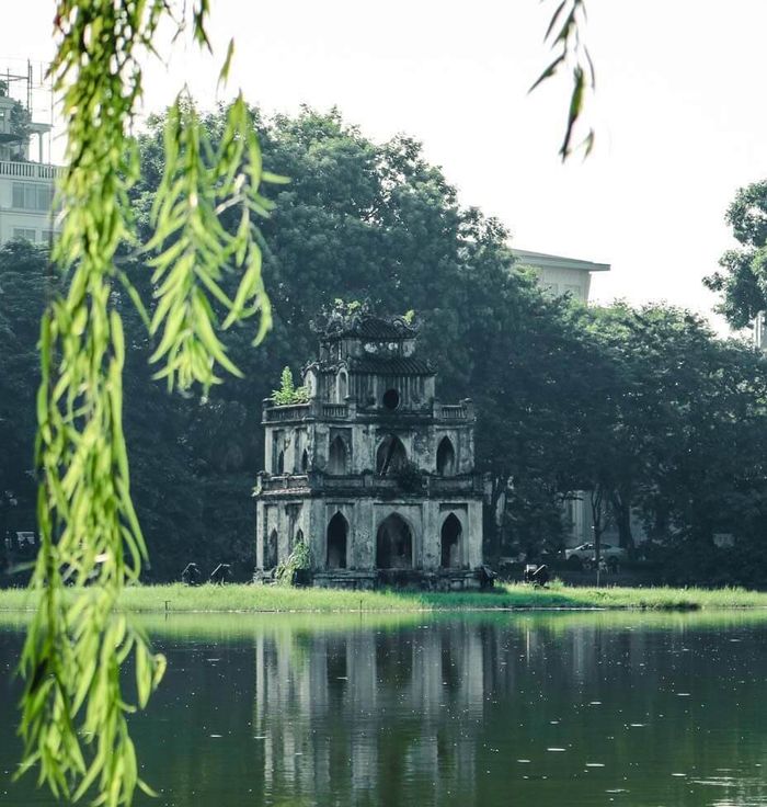 Hoàn Kiếm Lake