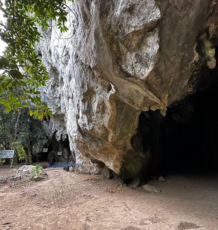 Ille Cave
