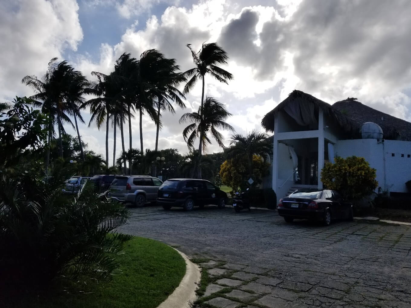 Los Mangos Golf Club Entrance Fee, Opening Hours & More