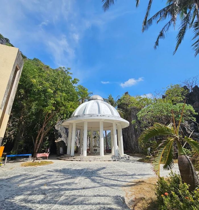 Matinloc Shrine