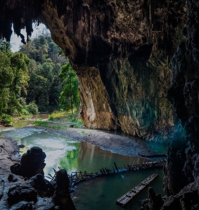 Tam Lod Cave