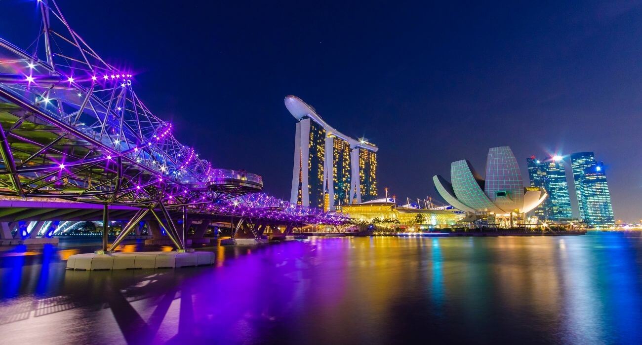 Explore Singapore's Vibrant Nightlife: Top 15 Spots and Activities to Try in 2025