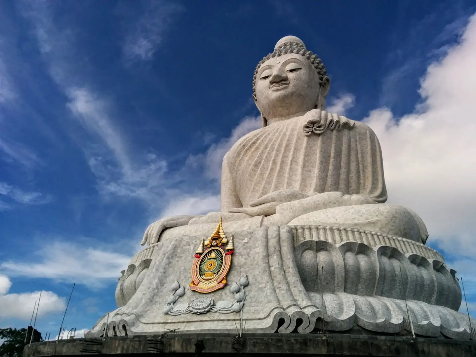 Exploring the Big Buddha of Phuket - Discover the Beauty and History of This Iconic Site