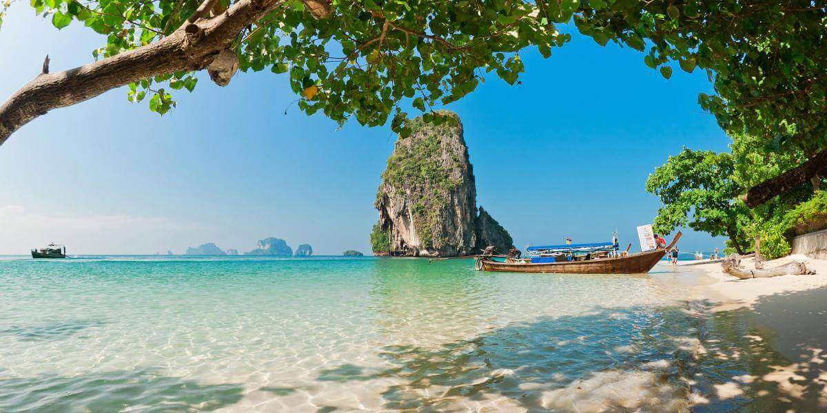 First Impressions of KRABI! Railay Beach, the Most STUNNING Place