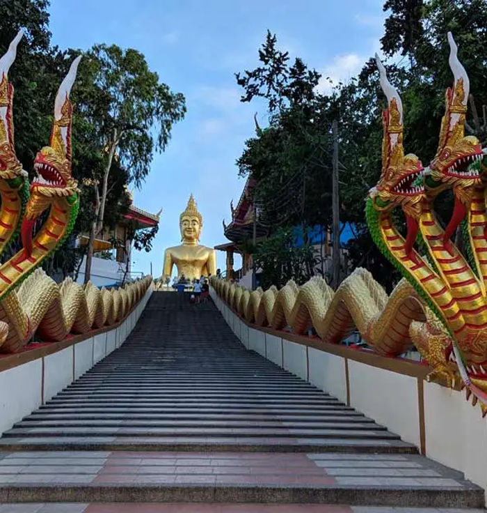Big Buddha Temple (Wat Phra Yai)