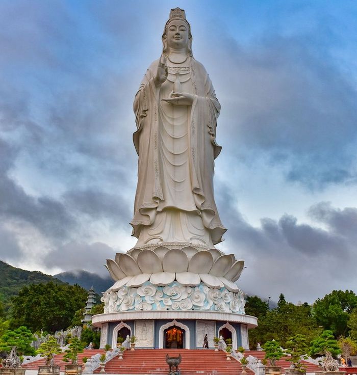 Linh Tu Pagoda