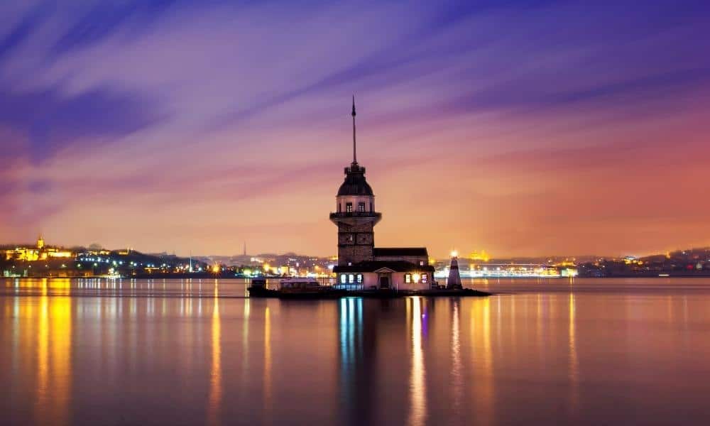 Istanbul Maiden's Tower}