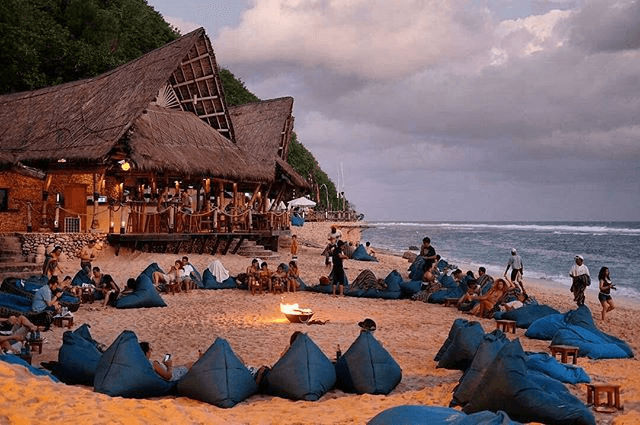Sunday’s Beach Club, Bali