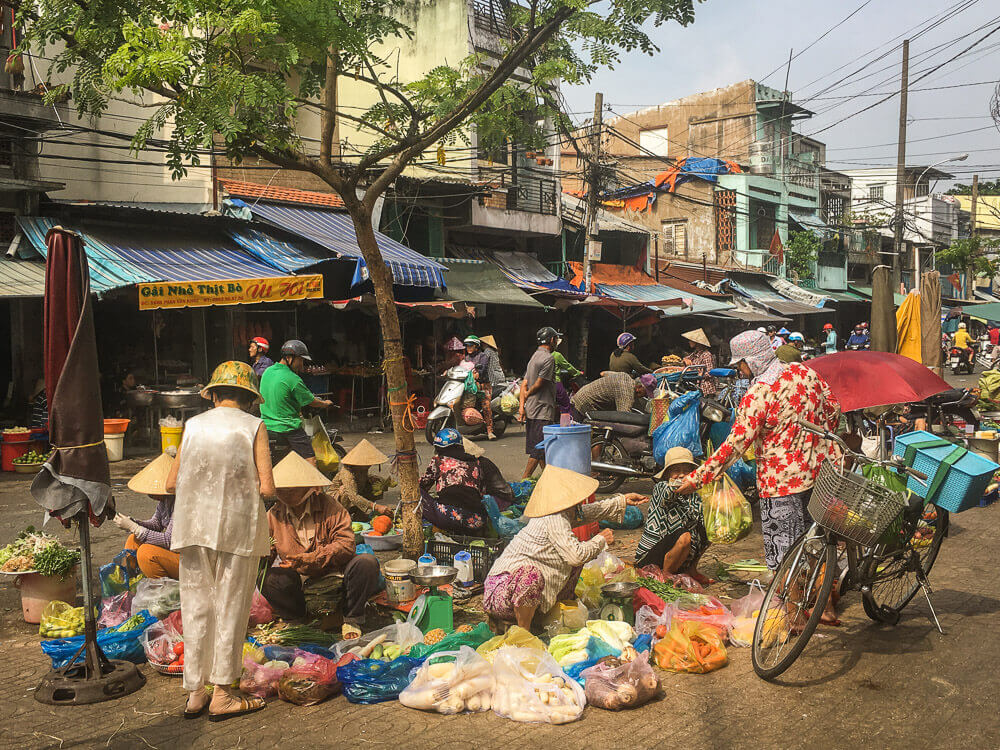 Top 8 largest accessories market in Saigon