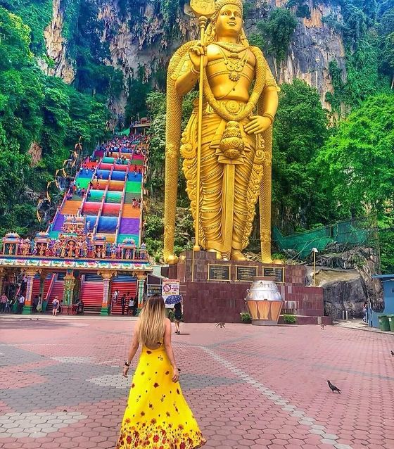 Batu Caves gold statue