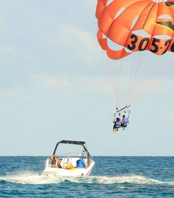 Parasailing tours in Bali