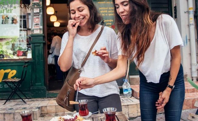Istanbul Food Tour: Turkish Delights