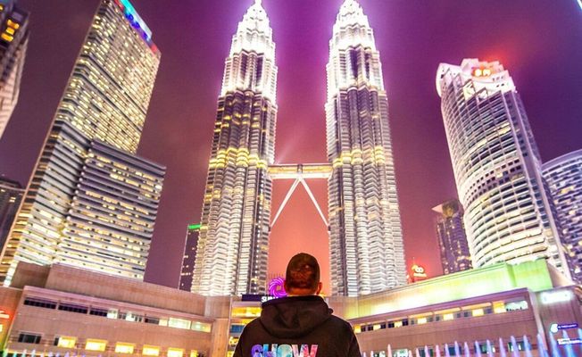 Kuala Lumpur By Night: A Magical Light Experience