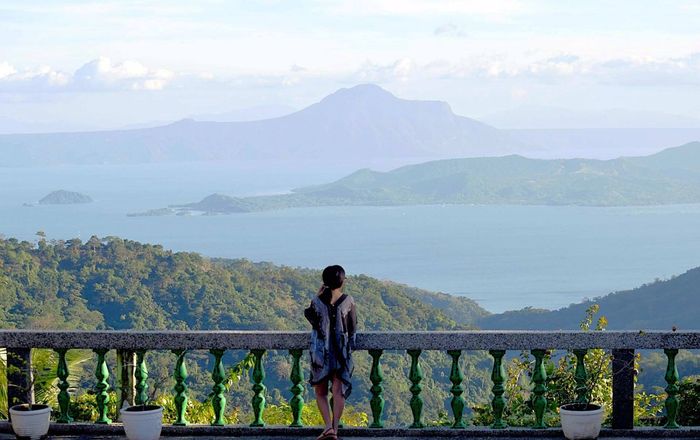 Manila Tagaytay Discovery Tour: Colorful Landscapes & Scenic Volcano Adventures