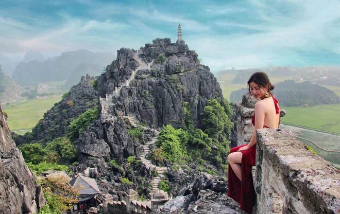Trang An Ninh Binh Wonders: Mua Caves, Hoa Lu Citadel & Grottoe Boat Tour