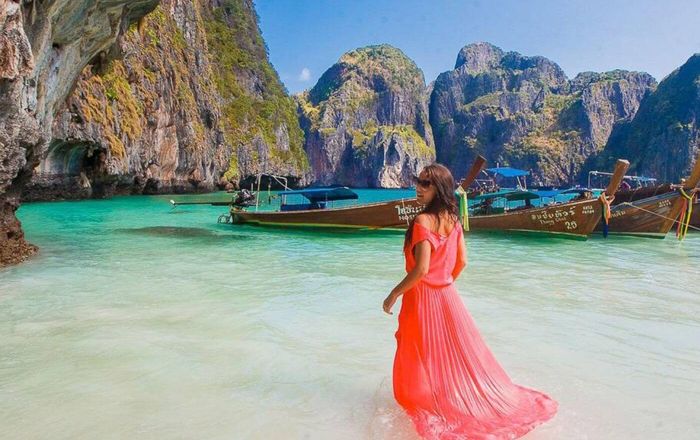 Phuket: VIP Private Boat to Phi Phi Island: Snorkeling + Land Tour
