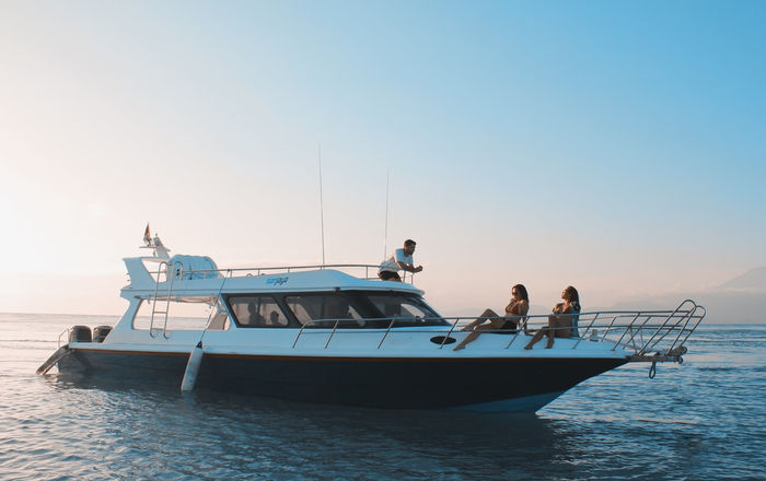 VIP Private Boat to Nusa Penida: Snorkeling with Mantas + Land Tour